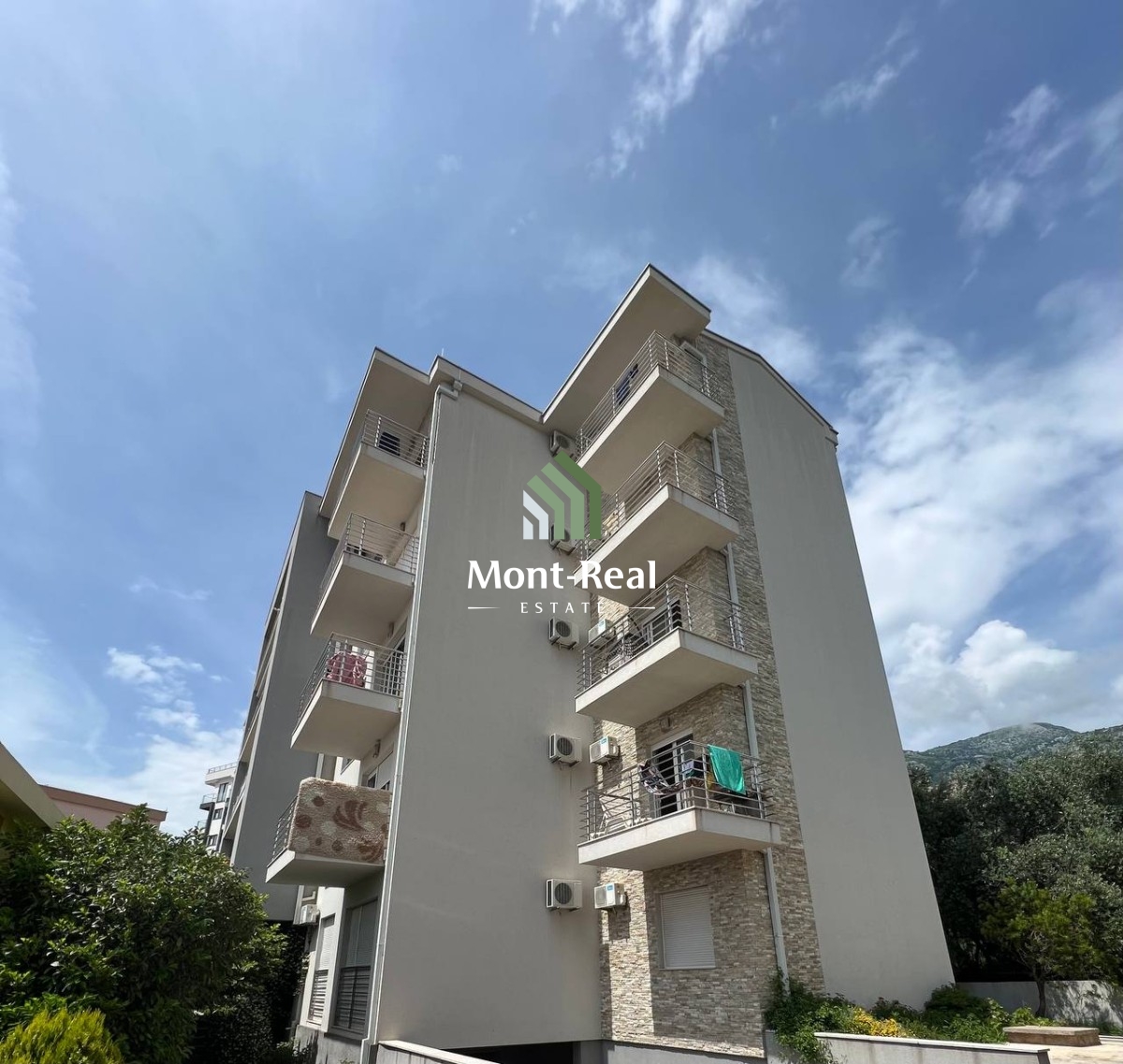 Poslovni prostor na prodaju u Zanatskom centru, Budva – P005BD