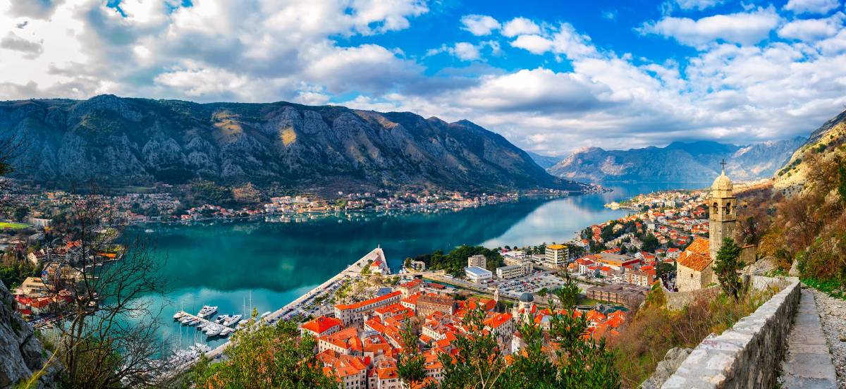 SEKRETARIJAT ZA URBANIZAM: PREKIDAJU SE POSTUPCI LEGALIZACIJE, IZDAVANJE UTU I GRAĐEVINSKIH DOZVOLA